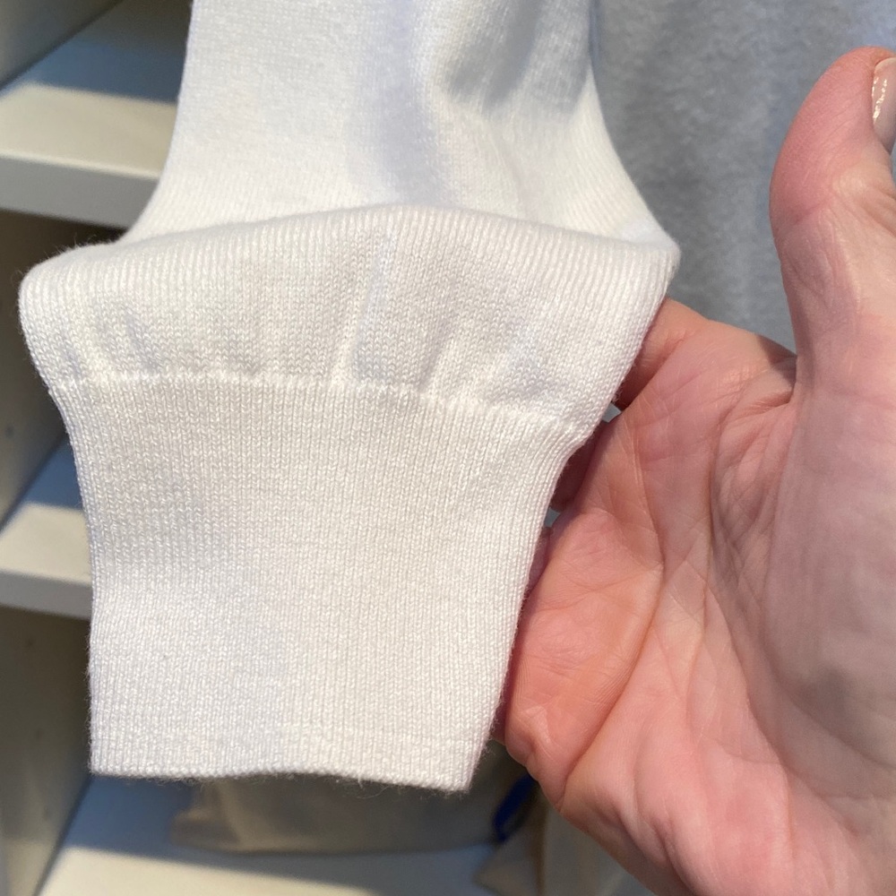 Banana Republic White V-Neck Sweater. Size M. GUC - Picture 5 of 12